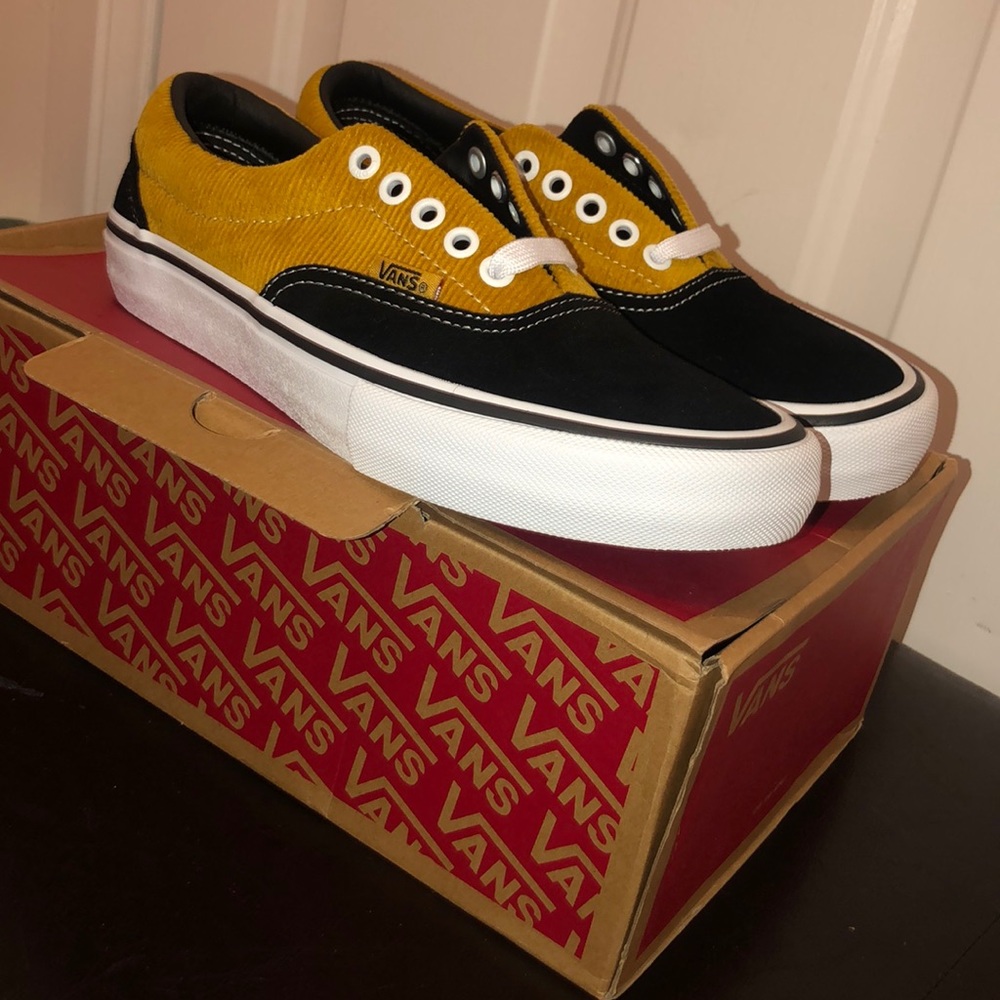 VansEraPro Corduroy (Black/Yolk Yellow)